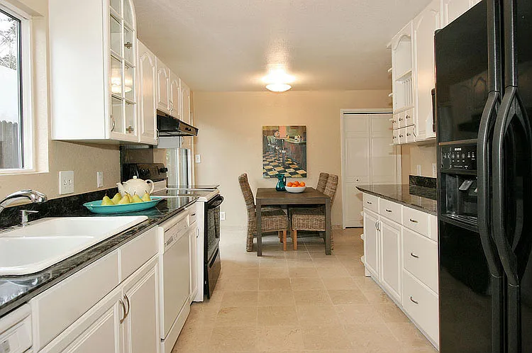 945 Hilldale Ave — Photo 9