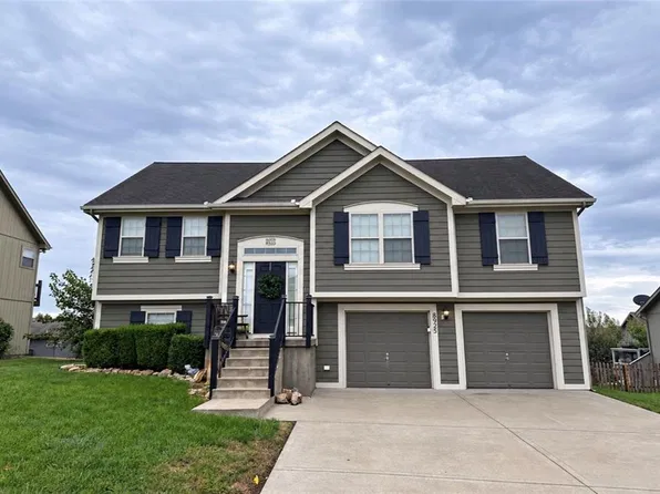 8935 NE 116th Pl, Kansas City, MO 64157