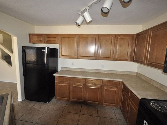 3rd image of 31895 N Cheyenne Cir