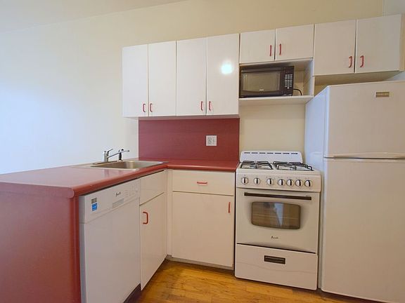 4th image of 1724 2nd Ave #2NR