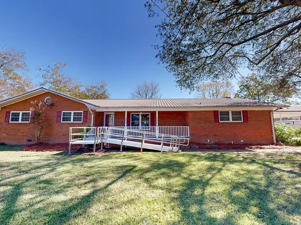 5562 Walden Dr, Dothan, AL 36303