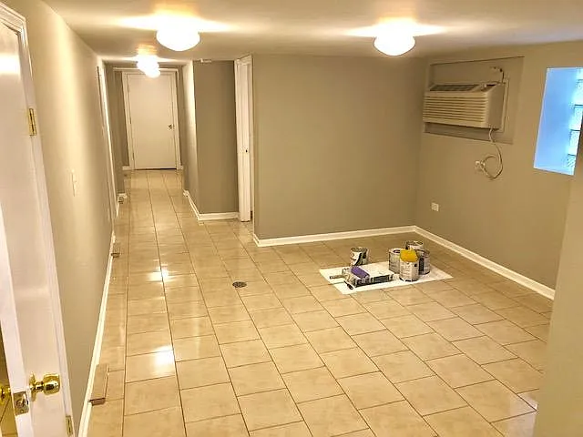 5242 W Hutchinson St — Photo 8