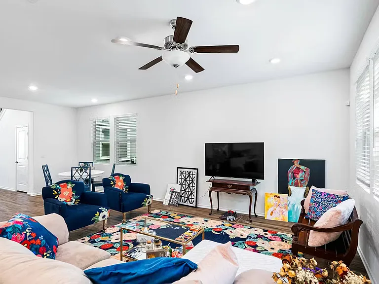 10303 Buster Dr — Photo 2