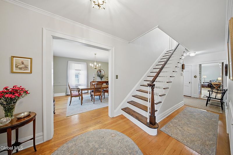 3rd image of 109 Euclid Avenue
