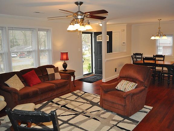 Entrance, Family room, and dining area