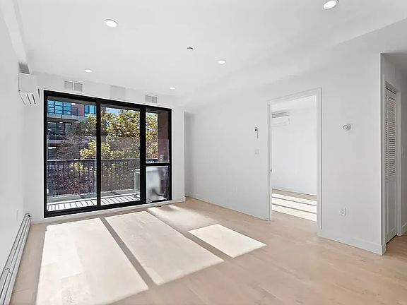 5th image of 2600 7th Ave #4Q