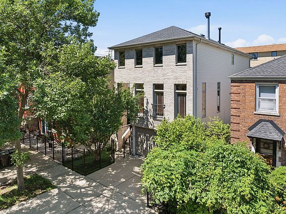 4th image of 722 N Leavitt St