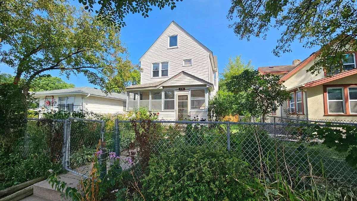 2112 5th Ave N, Lower Unit in Minneapolis, MN 55405 — Photo 1