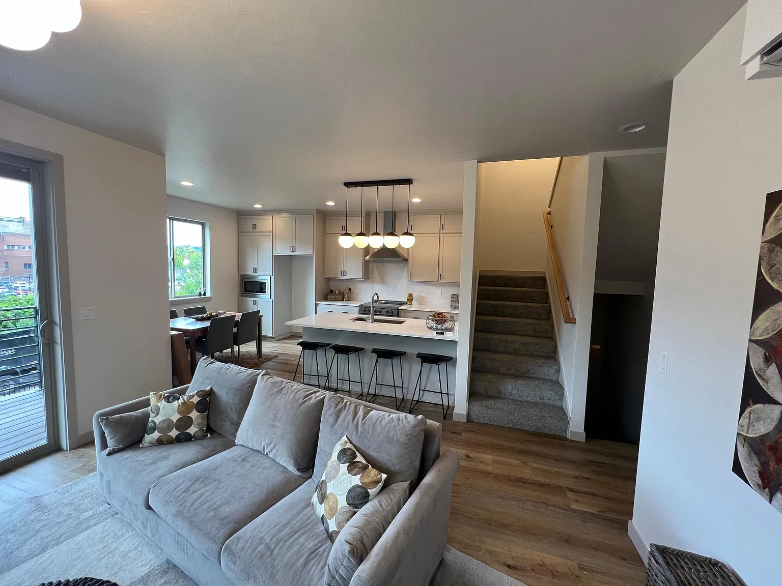 3 bed, 2.5 bath, 2000 sqft, $3,495 — Photo 4