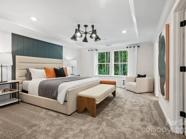 5823 Stewarts Landing Rd, Charlotte, NC 28215