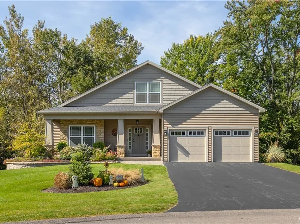 8265 Autumn Ridge Path, Baldwinsville, NY 13027