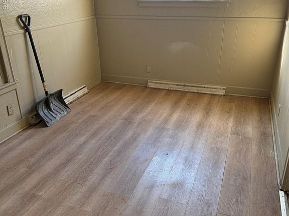 5th image of 2918 Mackin Rd