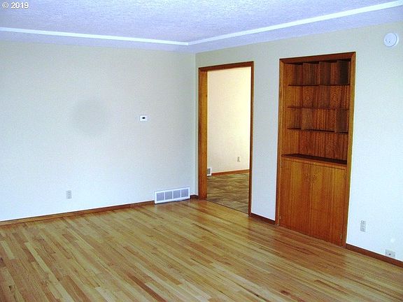 5th image of 4311 NE 62nd Ave