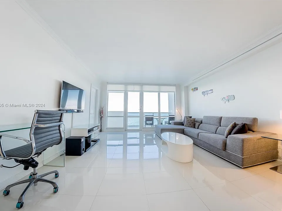 5601 Collins Ave #1206