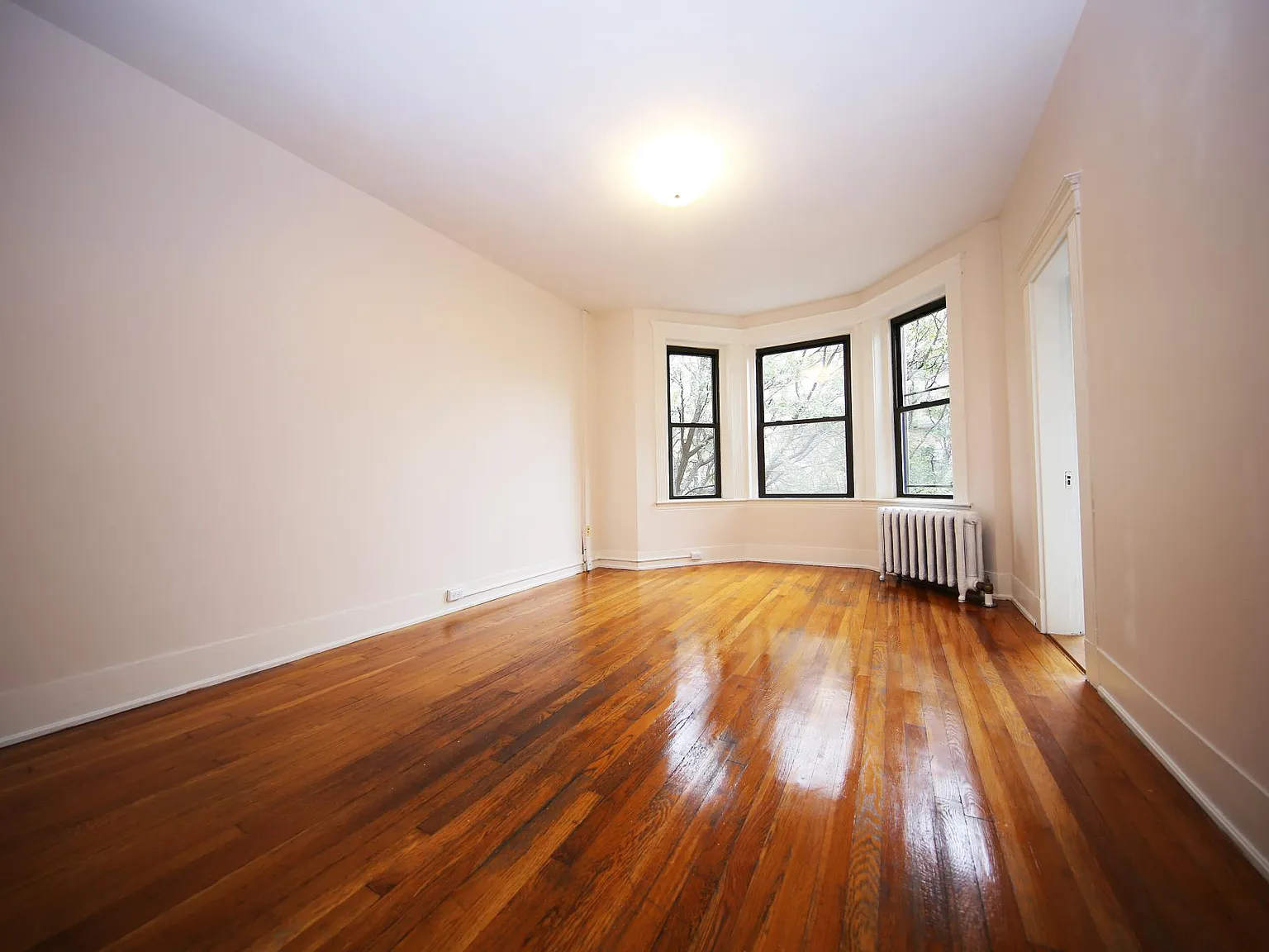 Studio, 306 sqft, $2,450 — Photo 2