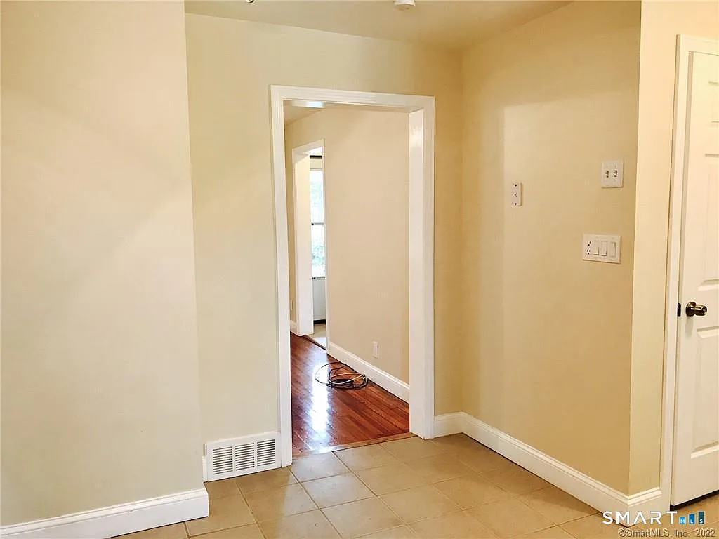 2 bed, 1.0 bath, 900 sqft, $2,600 — Photo 3