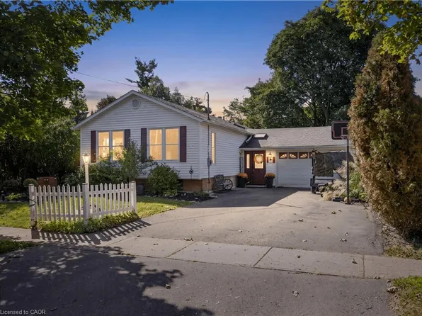 32 Chelvin Dr, Halton Hills, ON L7G 4P9