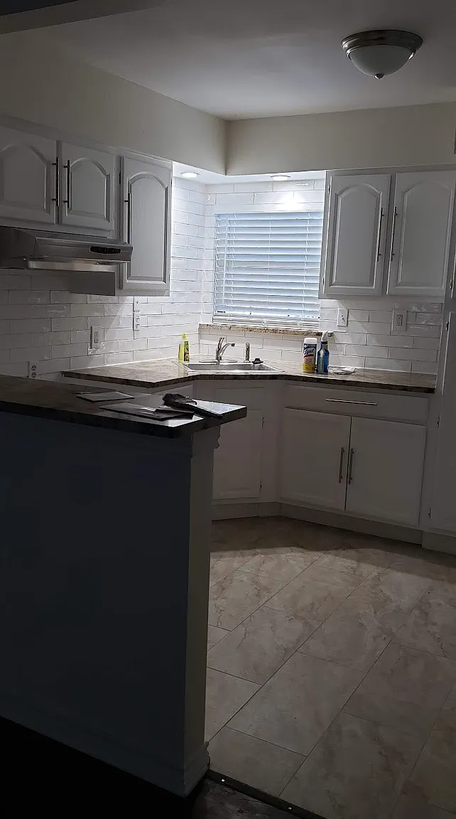 2 bed, 976 sqft, $2,300 — Photo 4