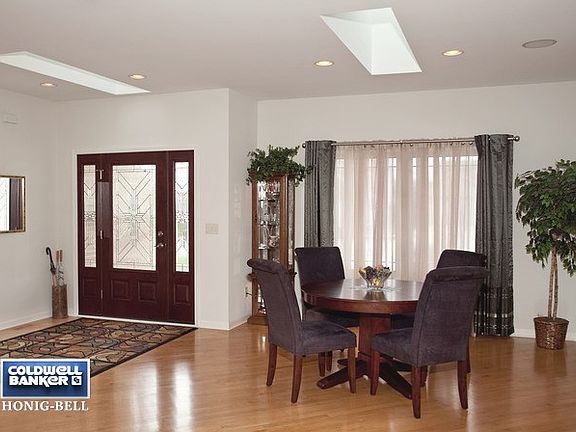3rd image of 329 Ashwood Dr