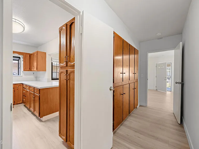 50 S Parkwood Ave — Photo 18