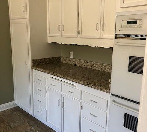 4th image of 416 N Griffith Park Dr