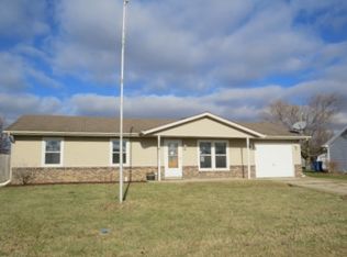 109 W Honeysuckle Ln, Decatur, IN 46733