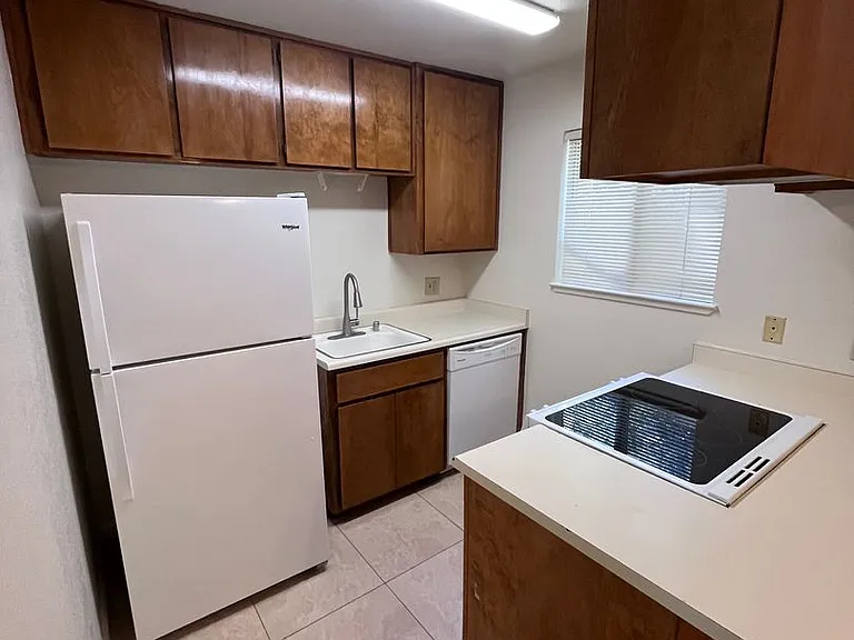 9127 Newhall Dr #39 — Photo 2