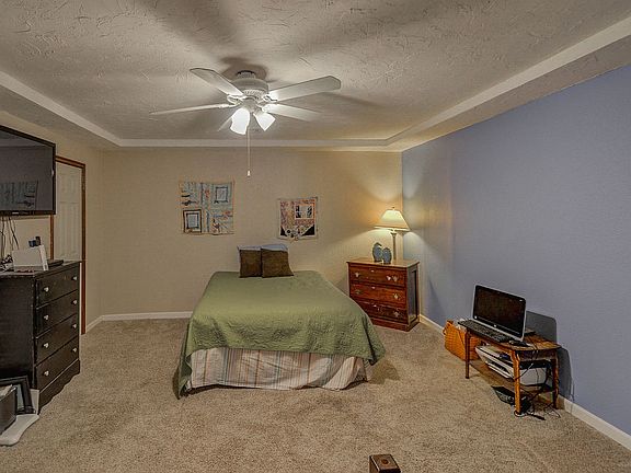 5th image of 32193 Whippoorwill Dr