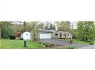 16 Deepwoods Dr, Amherst, MA 01002