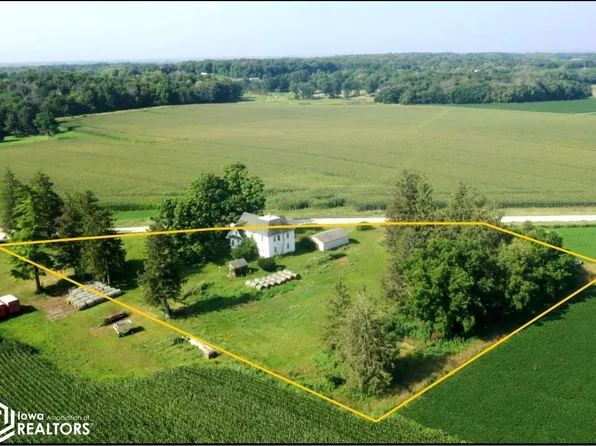 1895 Ivanhoe St, Waverly, IA 50677