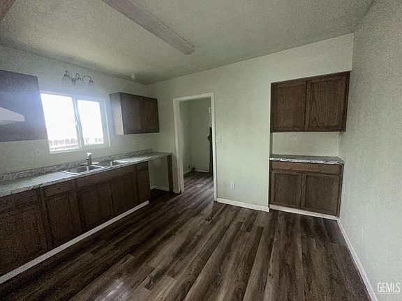 3rd image of 127 Lincoln Ave