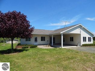 750 W Sippy Rd, Scottville, MI 49454