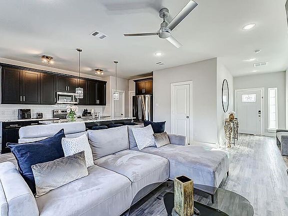 4th image of 4677 Bellfort St #A