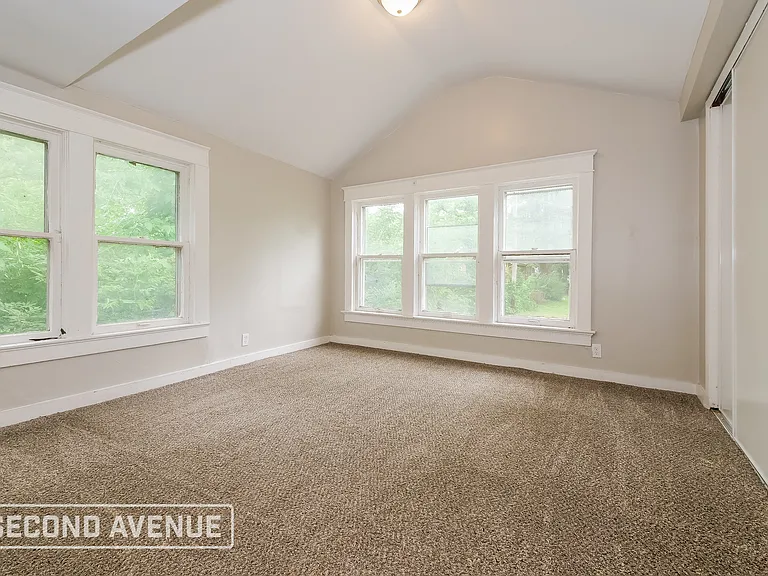 7945 Euclid Ave — Photo 11