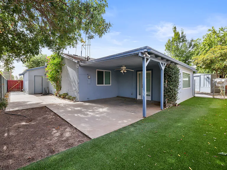 3636 W Tulare Ave — Photo 43