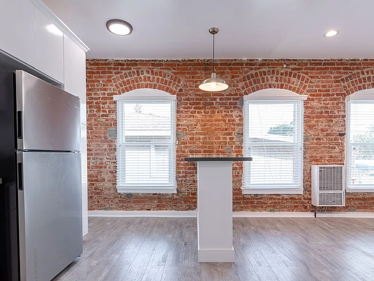 3048 W 12th Street — Photo 16