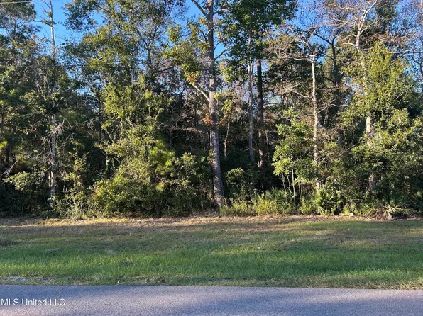 Beach St Lot 1326, Ocean Springs, MS 39564