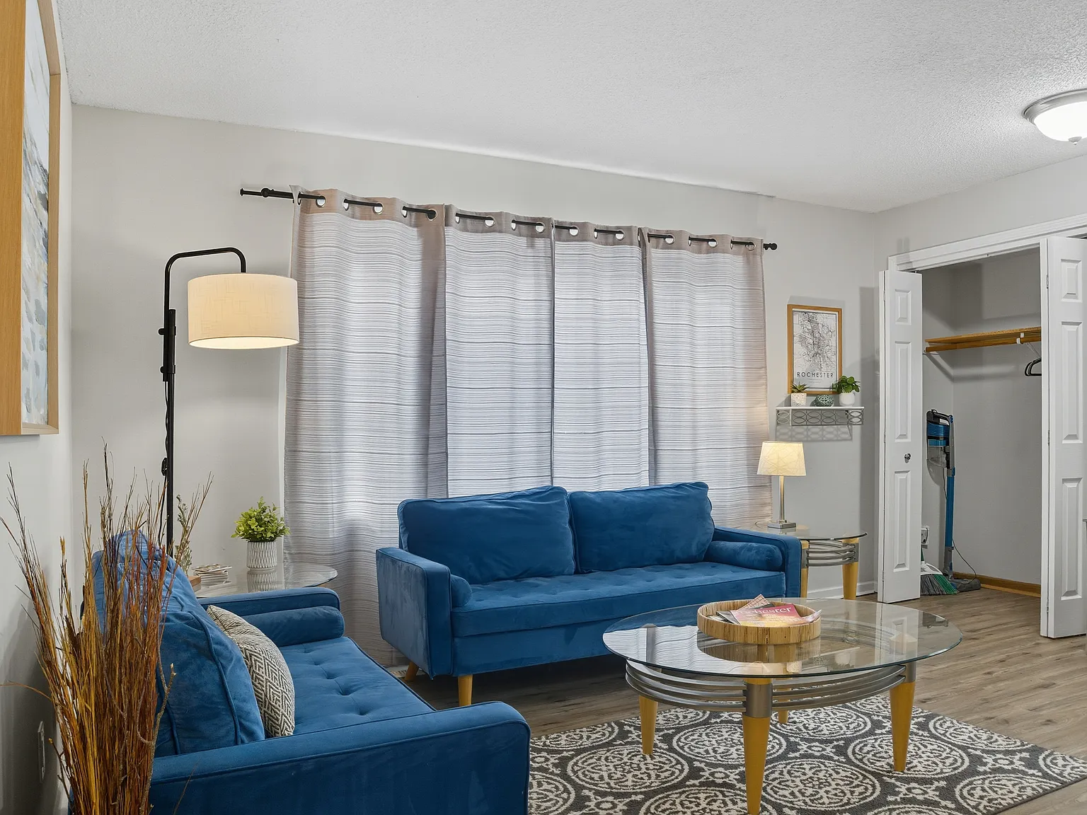 2 bed, 1415 sqft, $1,750 — Photo 4