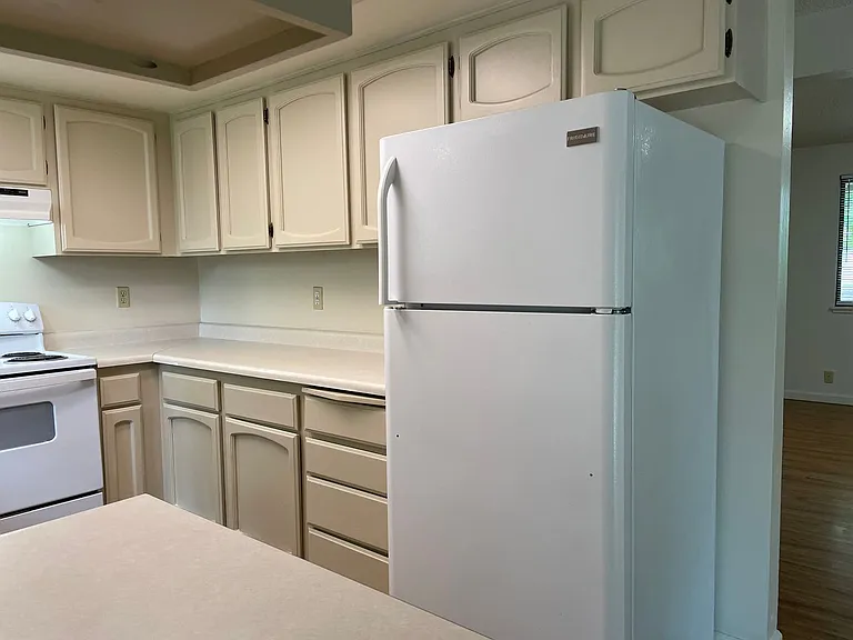2315 Temple Dr — Photo 11