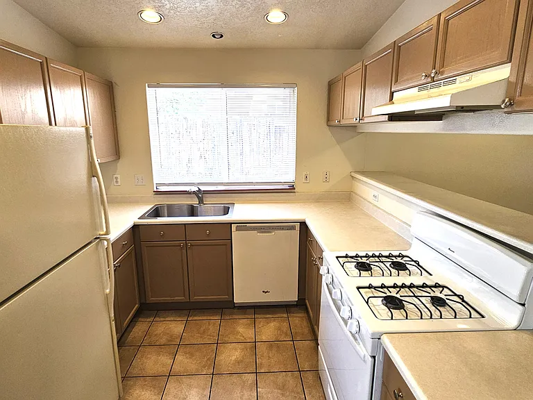 6905 Limestone Ave NE — Photo 11