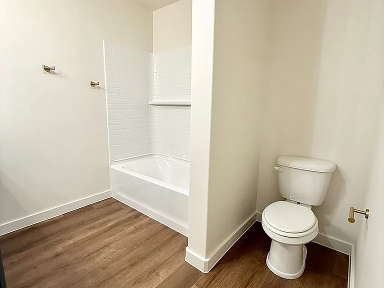 2143 Langford Ave — Photo 16