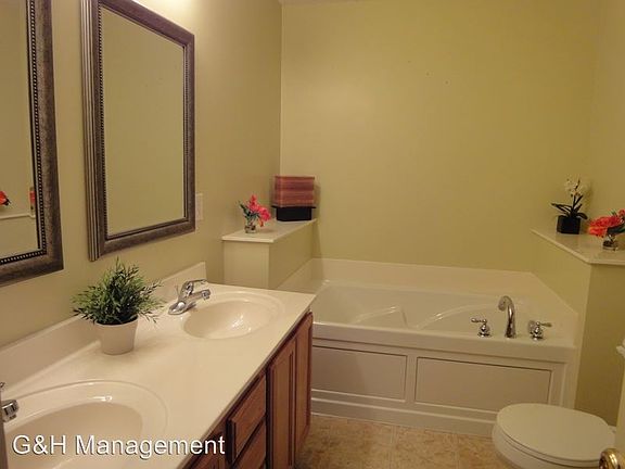3rd image of 3013 Cypress Dr