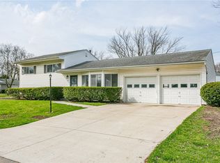 125 Colonnade Dr, Rochester, NY 14623