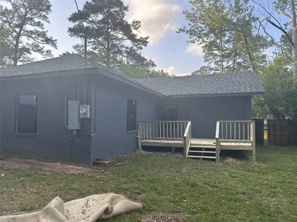 615 W Dallas St, Conroe, TX 77301