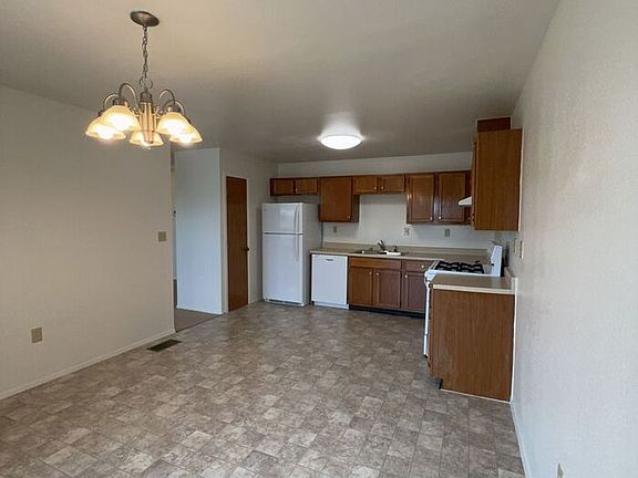 4th image of 1133 Dakota Dr