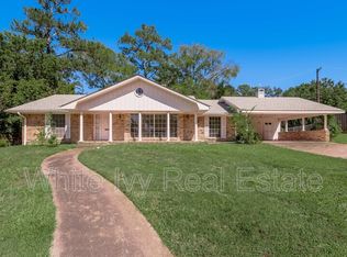 2115 Avenue S, Huntsville, TX 77340