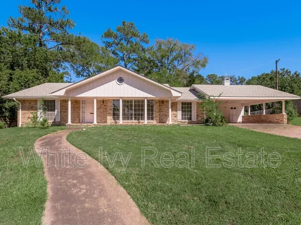 2115 Avenue S, Huntsville, TX 77340