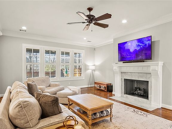 4th image of 941 Arundell St