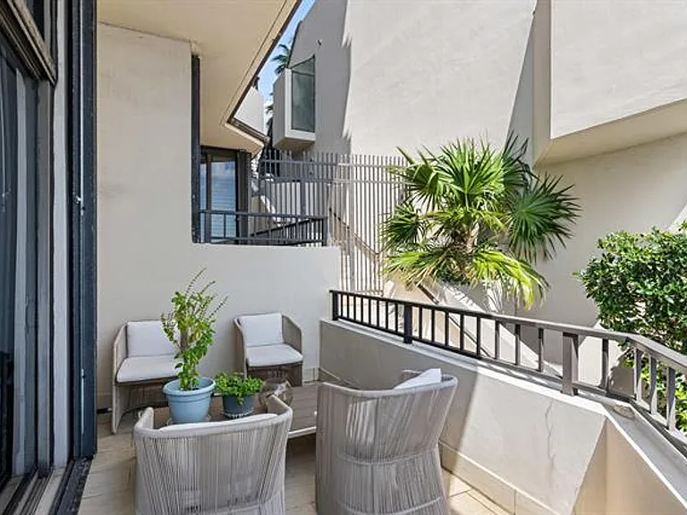 520 Brickell Key Dr #A200 — Photo 11