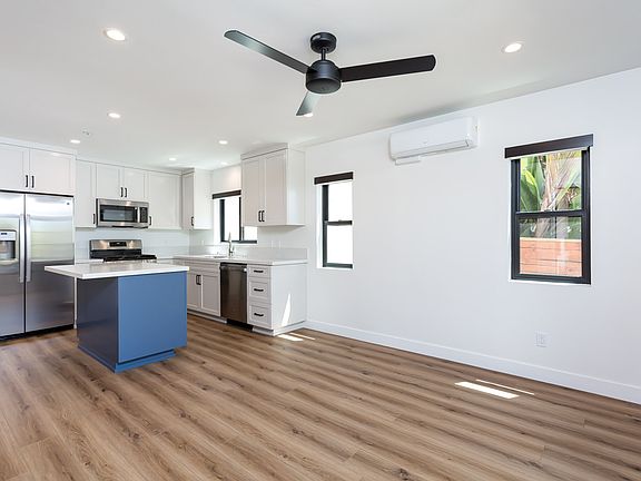 2nd image of 2610-2612 Juan St #2610-2